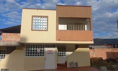 apartamento en arriendo en santa more. Cod A35005