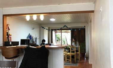 Casa en venta de 3 dorm. en Santa Cruz