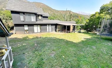 Casa en venta en el arrayan de 6 dorm.