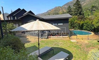 Casa en venta en el arrayan de 6 dorm.
