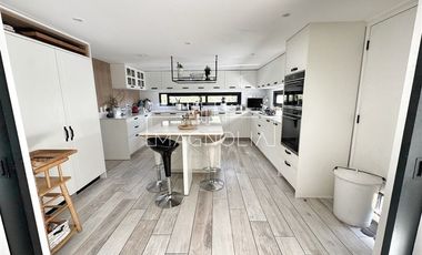 Casa en venta en el arrayan de 6 dorm.