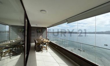 Hermoso departamento estilo mariposa con vista al mar en Pingueral