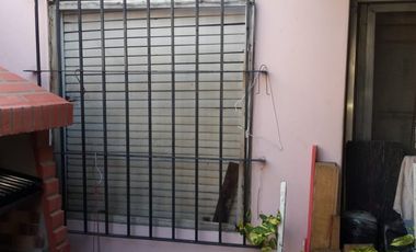 Casa PH en venta en Bernal Oeste