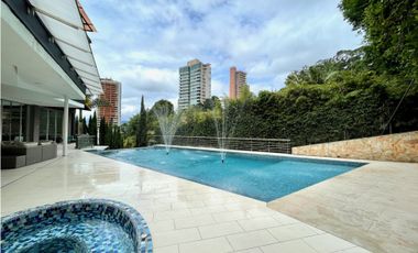 Casa en venta en El Poblado con piscina