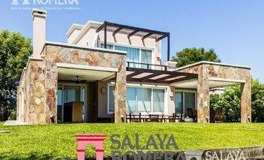 Venta y Alquiler  Excelente Casa  de 5 Ambientes  Isla Santa Monica