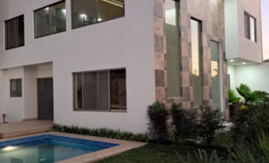 ESTRENE MODERNA EN FRACCIONAMIENTO CON VIGILANCIA EN LOMAS DE CUERNAVACA CON ALBERCA