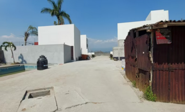 ESTRENE MODERNA EN FRACCIONAMIENTO CON VIGILANCIA EN LOMAS DE CUERNAVACA CON ALBERCA