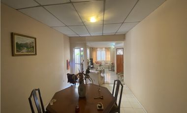 VENDO, excelente vivienda en esquina, Bª Itaembe mini- Posadas Mnes