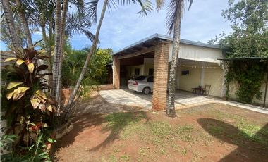 VENDO, excelente vivienda en esquina, Bª Itaembe mini- Posadas Mnes