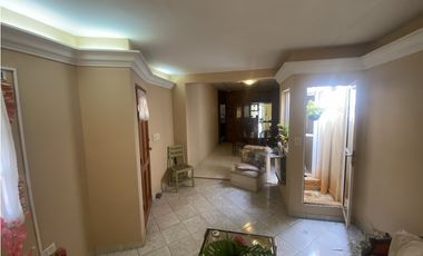 VENDO, excelente vivienda en esquina, Bª Itaembe mini- Posadas Mnes