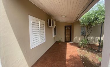 VENDO, excelente vivienda en esquina, Bª Itaembe mini- Posadas Mnes