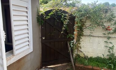 VENDO, excelente vivienda en esquina, Bª Itaembe mini- Posadas Mnes