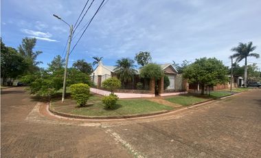 VENDO, excelente vivienda en esquina, Bª Itaembe mini- Posadas Mnes