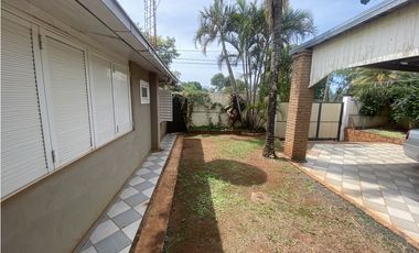 VENDO, excelente vivienda en esquina, Bª Itaembe mini- Posadas Mnes