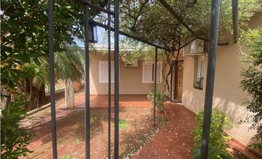 VENDO, excelente vivienda en esquina, Bª Itaembe mini- Posadas Mnes