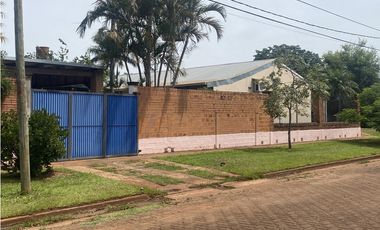 VENDO, excelente vivienda en esquina, Bª Itaembe mini- Posadas Mnes