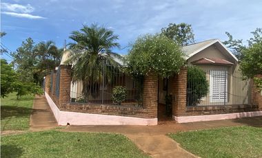 VENDO, excelente vivienda en esquina, Bª Itaembe mini- Posadas Mnes