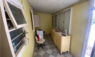 VENDO, excelente vivienda en esquina, Bª Itaembe mini- Posadas Mnes