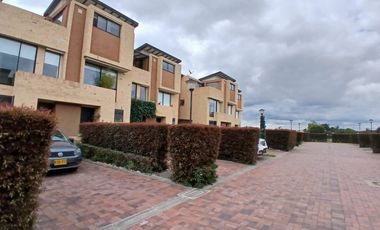 casa en venta en canelon. Cod V5396