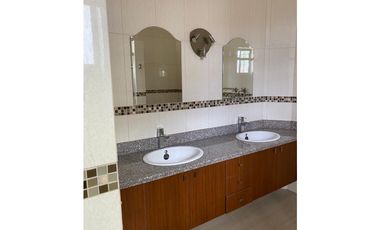 ¡Descubre tu hogar de ensueño en la Urbanización Ciudad del Mar.