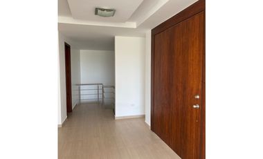 ¡Descubre tu hogar de ensueño en la Urbanización Ciudad del Mar.