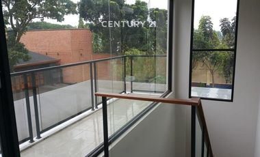 Rumah Bagus Hoek Siap Huni Dalam Cluster Premium Bintaro 9438