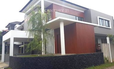 Rumah Bagus Hoek Siap Huni Dalam Cluster Premium Bintaro 9438