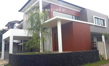 Rumah Bagus Hoek Siap Huni Dalam Cluster Premium Bintaro 9438