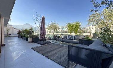 Penthouse Dúplex amoblado con hot tub y terraza privada