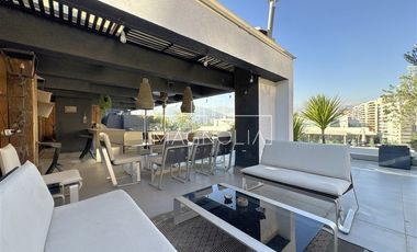Penthouse Dúplex amoblado con hot tub y terraza privada