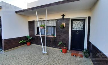 PH tipo Casa- en una sola planta - dos dormitorios - cochera- patio - Ituzaingó Norte