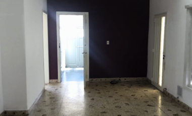Venta vivienda multifamiliar zona Villa Ballester.