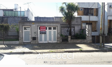 Venta vivienda multifamiliar zona Villa Ballester.