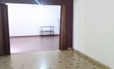 Venta vivienda multifamiliar zona Villa Ballester.