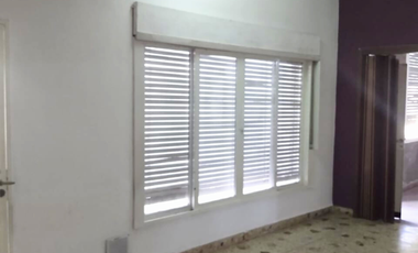 Venta vivienda multifamiliar zona Villa Ballester.