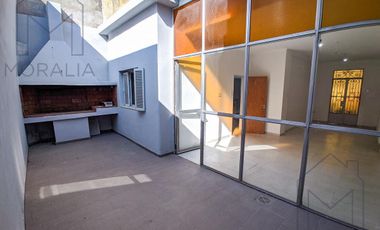 Casa 3 dormitorios patio parrillero - República de la Sexta