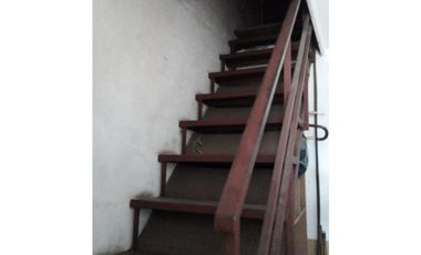 VENTA CASA CON LOCAL Y DEPARTAMENTO, QUINCHO Y PARQUE