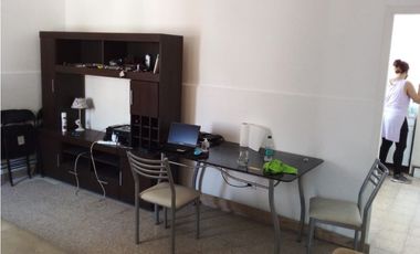 VENTA CASA CON LOCAL Y DEPARTAMENTO, QUINCHO Y PARQUE