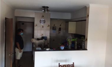 VENTA CASA CON LOCAL Y DEPARTAMENTO, QUINCHO Y PARQUE