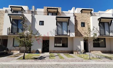 Encantadora Casa en Renta en Condominio Encanto, Residencial El Refugio, Querétaro