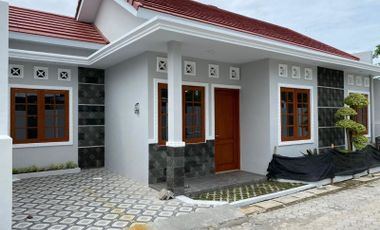 Rumah baru siap huni full furnished dalam cluster di Banguntapan
