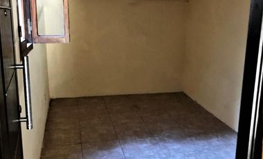 HURLINGHAM SOLIDO CHALET CLASICO EN VENTA, SUBSUELO Y 3 PLANTAS.