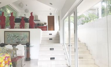 Rush Sale 5 BR Vacation Home Las Haciendas Laurel Batangas