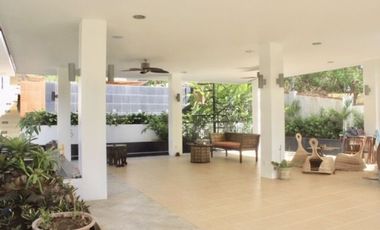 Rush Sale 5 BR Vacation Home Las Haciendas Laurel Batangas
