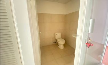 EL CARMEN / OFICINAS COMERCIAL / PLAZA KORINTHO / 65M2 / KP