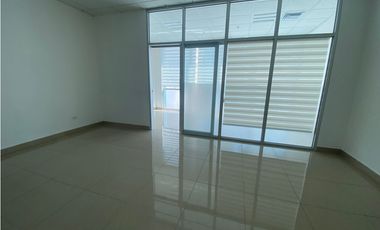 EL CARMEN / OFICINAS COMERCIAL / PLAZA KORINTHO / 65M2 / KP