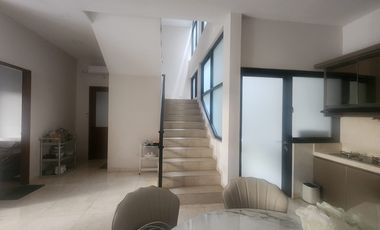 DIJUAL RUMAH 3 LANTAI DI PANCORAN TIMUR