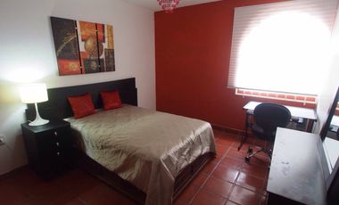 Departamento amueblado en planta baja con alberca común en Fracc. Tampiquera