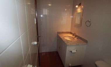 Departamento amueblado en planta baja con alberca común en Fracc. Tampiquera