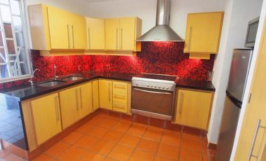 Departamento amueblado en planta baja con alberca común en Fracc. Tampiquera